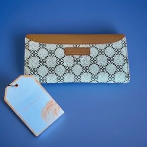NWT Amy Miller Collection Zip Wallet
